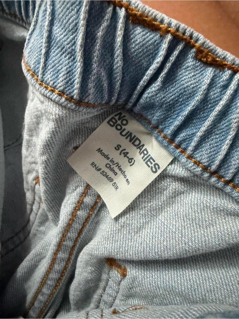 Light Wash Cargo Jeans 
women’s small (size 4-6)
worn only a couple times - Picture 3 of 3